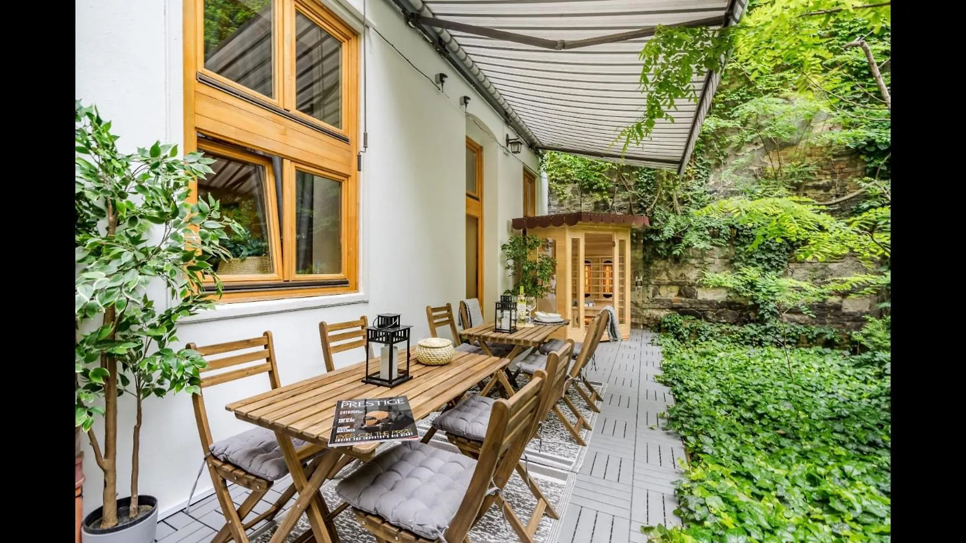 Wellness Wonderland Garden, Sauna, Jacuzzi In Cbd Budapest Hungary