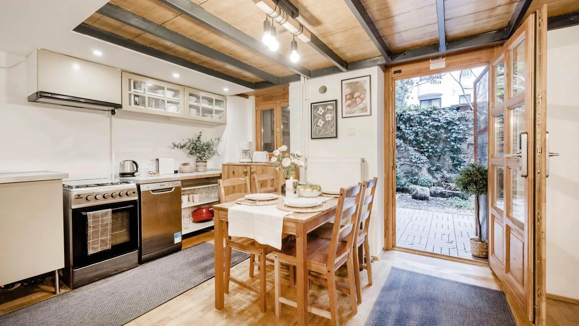 Apartment Wellness Wonderland Garden, Sauna, Jacuzzi In Cbd Budapest