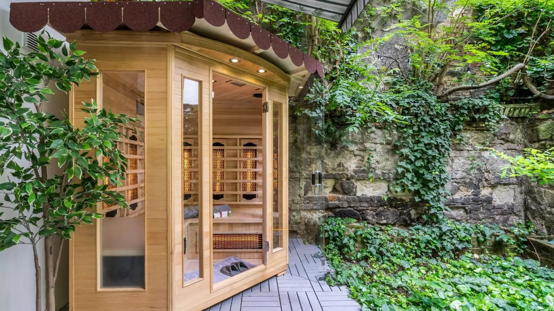 Wellness Wonderland Garden, Sauna, Jacuzzi In Cbd Budapest Apartment