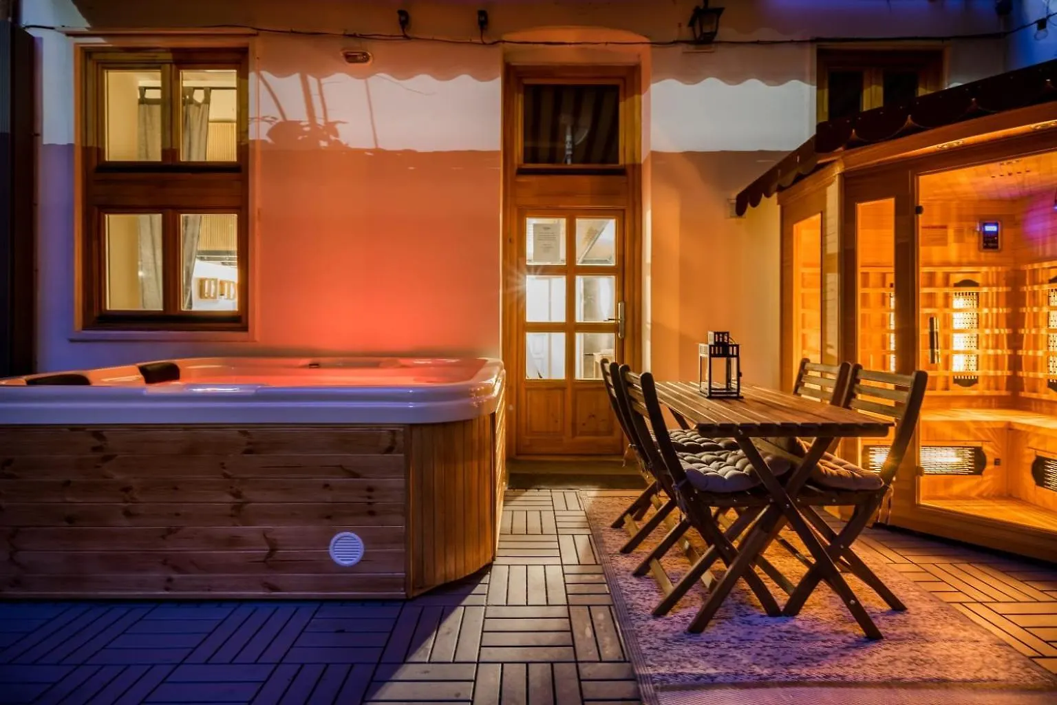 Wellness Wonderland Garden, Sauna, Jacuzzi In Cbd Budapest Apartment