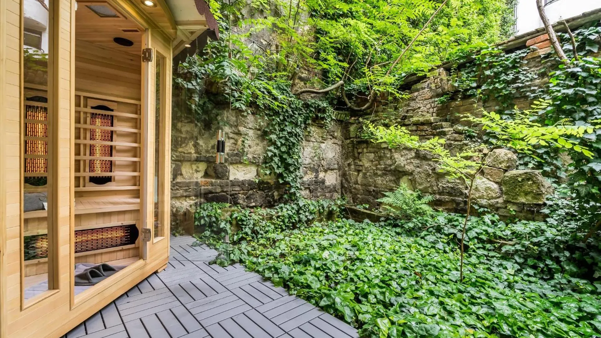 Apartment Wellness Wonderland Garden, Sauna, Jacuzzi In Cbd Budapest Hungary